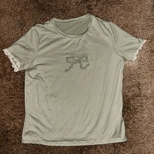 New York & Company Green Fitted Ruffled Short Sleeve T-Shirt